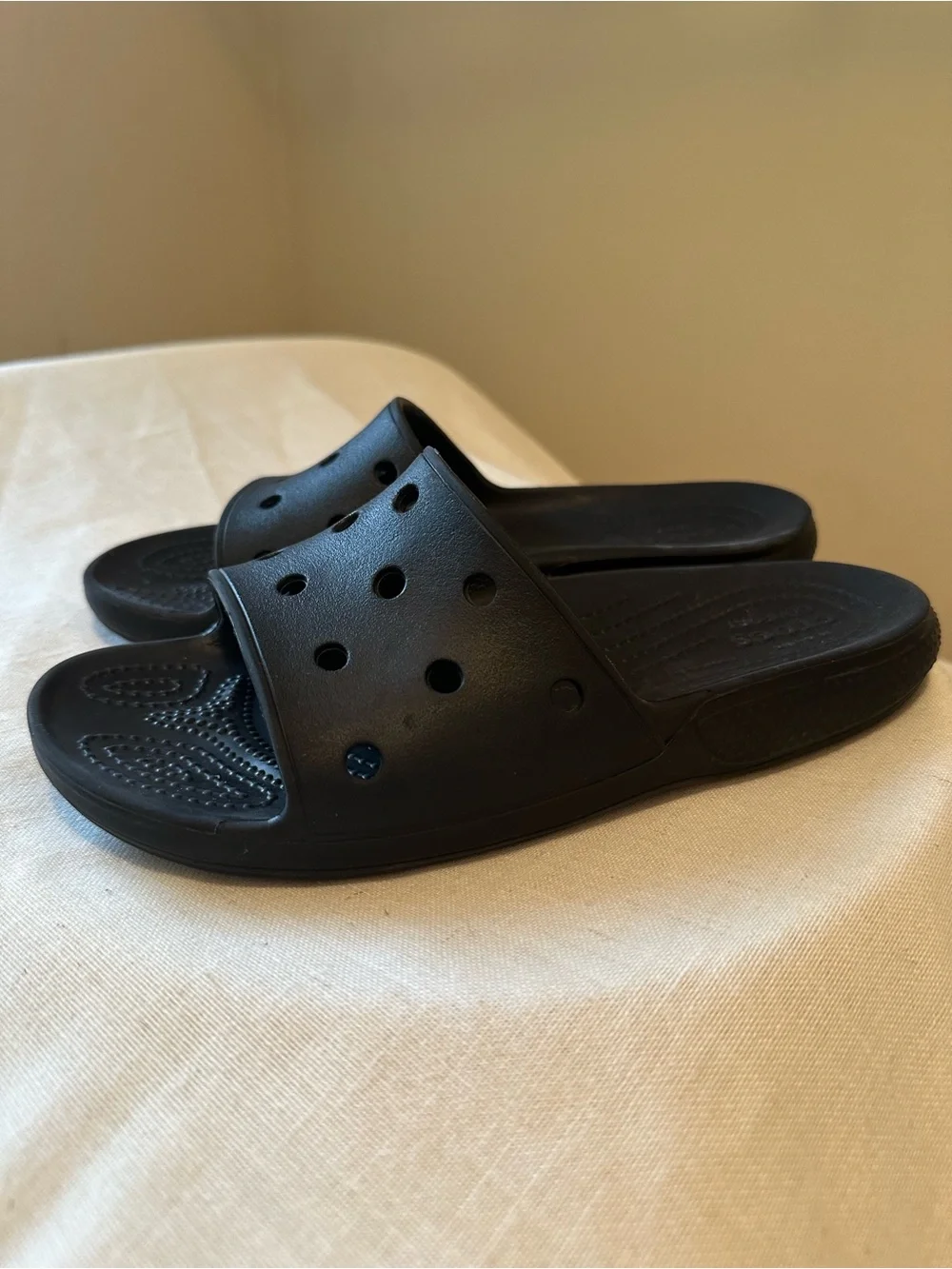 Crocs Comfort Classic Black One Strap Slides Unisex Mens 6 Womens 8 Waterproof